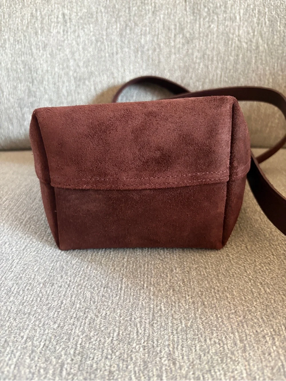 Madewell the essential mini bucket tote in suede